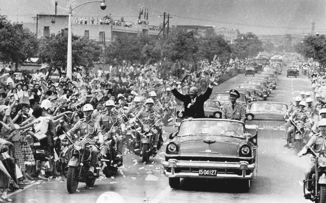 U.S._President_Eisenhower_visited_TAIWAN_美國總統艾森豪於1960年6月訪問臺灣台北時與蔣中正總統-2